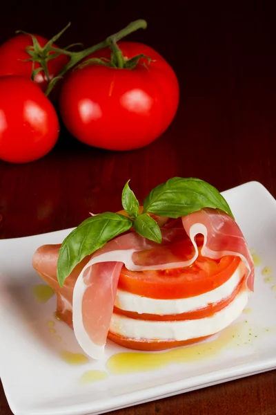 Fresh mozzarella and tomato salad — Stock Photo, Image