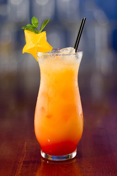 新鲜热带果汁鸡尾酒 — 图库照片