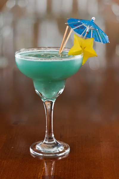 蓝色夏威夷热带鸡尾酒 — 图库照片