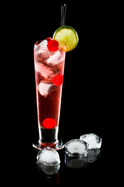 Fonkelende rode cocktail — Stockfoto