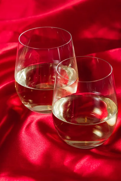 Bicchieri di vino bianco senza stelo — Foto Stock