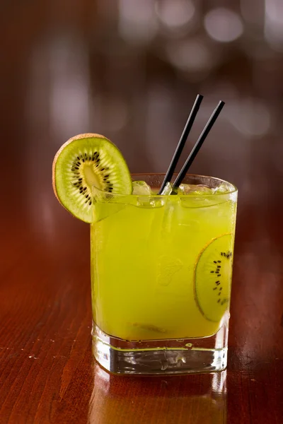 Zelené kiwi nápoj — Stock fotografie