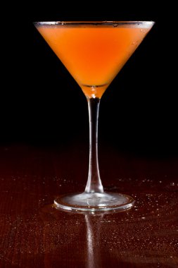 tropikal meyve suyu kokteyli