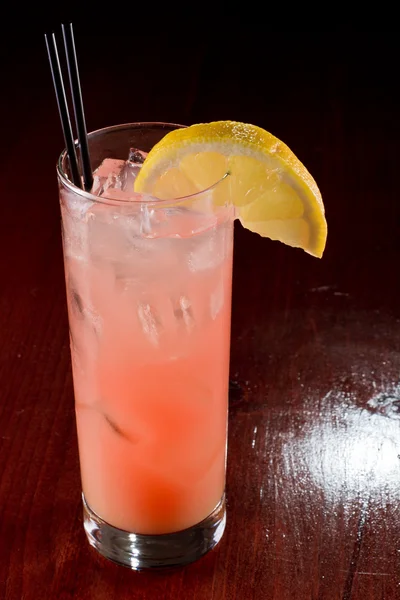 Розовый лимонад — стоковое фото