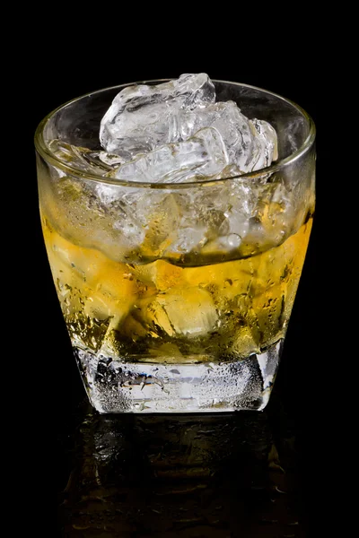 Whisky sulle rocce — Foto Stock