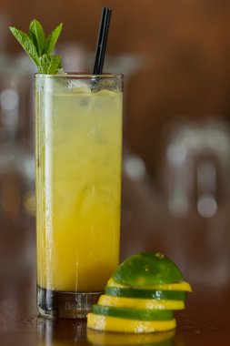 kireç ve limonata kokteyl