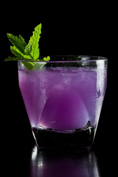 紫のカクテル — ストック写真