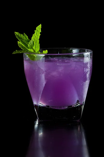 Фіолетовий коктейль — стокове фото