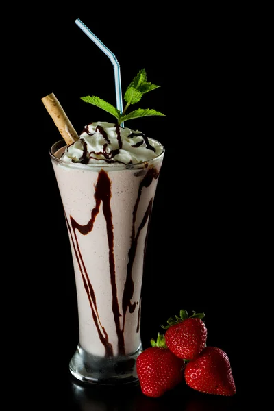Batido de chocolate de morango leite — Fotografia de Stock