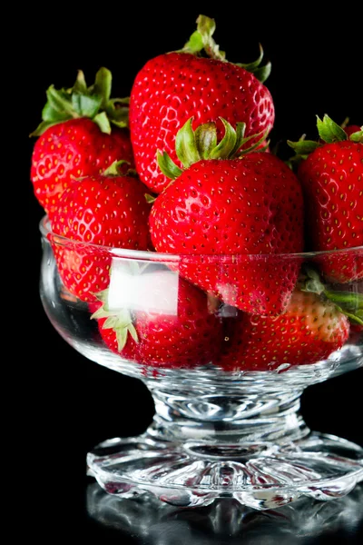 Färska plockade jordgubbar — Stockfoto
