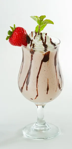 Milkshake med jordbær – stockfoto