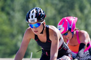 Steph Neufeld Coeur d'Alene Ironman Bisiklete binme olay