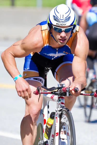 Nathan birdsall im coeur d 'alene ironman cycling event — Stockfoto