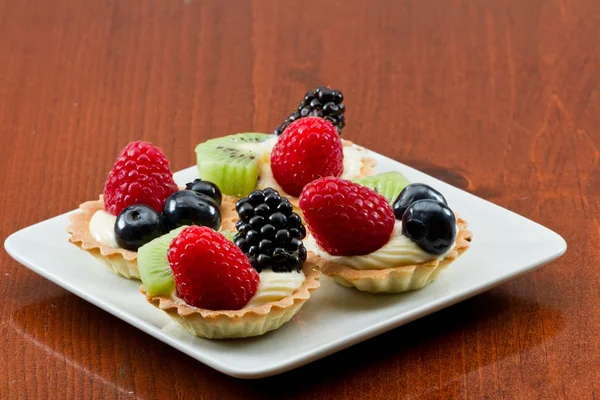 Fresh mini fruit tarts — Stock Photo, Image