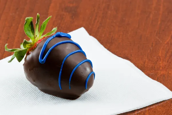 Chocolate covered strawberry — Stock Photo, Image