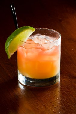 Madras, votka, kızılcık ve portakal suyu