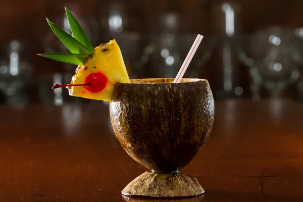 Bebida tropical de coco —  Fotos de Stock