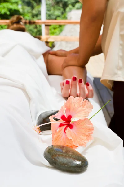 Hot stone massage — Stock Photo, Image