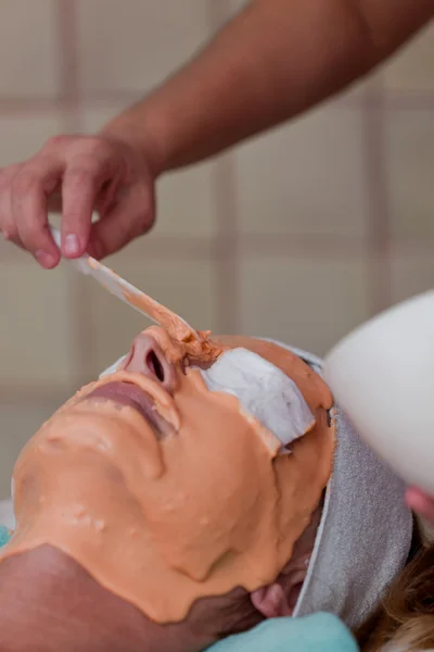 Facial treatment — Stock Photo, Image