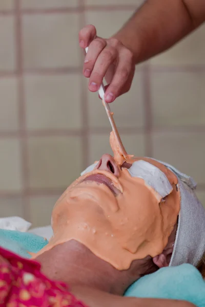 Facial treatment — Stock Photo, Image