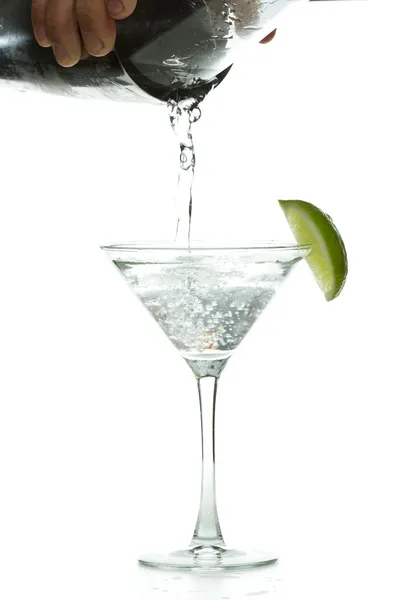 Verter un Martini —  Fotos de Stock