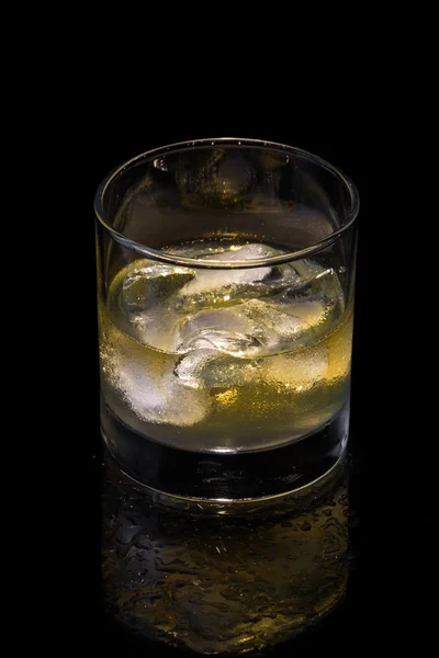 Whisky na skałach — Zdjęcie stockowe