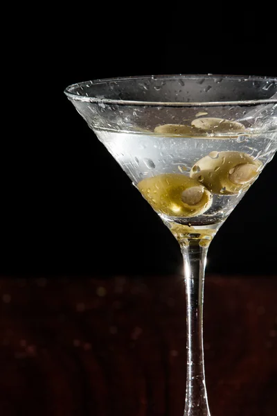 Martini com azeitonas — Fotografia de Stock