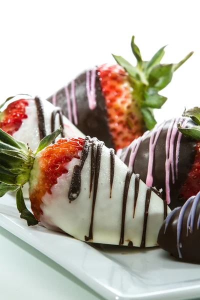 Met chocolade bedekte aardbeien — Stockfoto