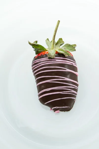 Morango coberto de chocolate — Fotografia de Stock