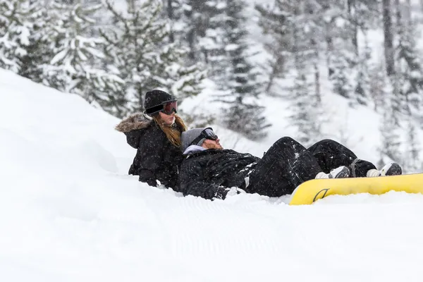 Snowboarden coulple — Stockfoto