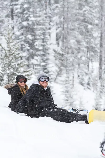 Snowboarding coulple — Stock Photo, Image