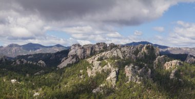 Güney Dakota'da bir mesafeden rushmore Dağı havadan görünümü 