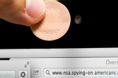 bir web kamerası kapsayan 