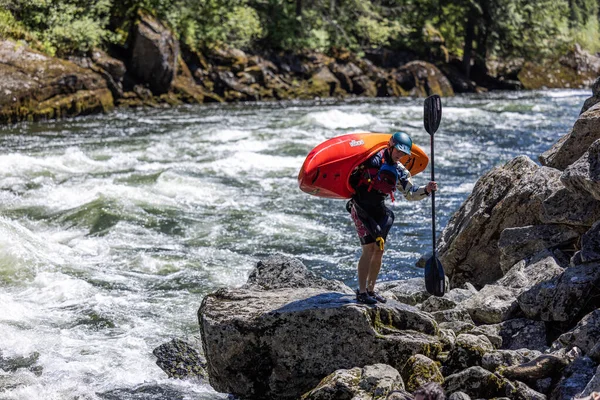 Koskia Idaho Eua Junho 2022 Kayaker Desfrutando Das Águas Altas — Fotografia de Stock