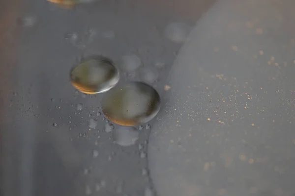 Oil Drop Bubbles Macro Top Water Dark Background — Stockfoto