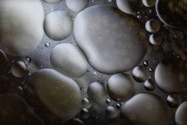 Oil Drop Bubbles Macro Top Water Dark Background — Stock Photo, Image