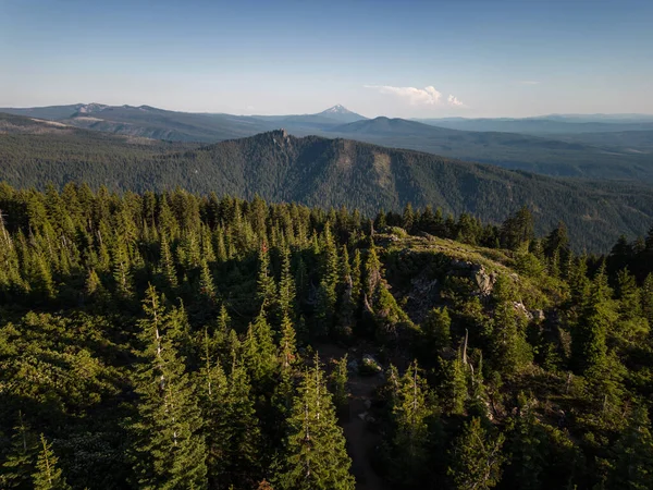 View Top Mountain Southern Oregon Cascades Mount Mcloughlin Peaking Horizon — Stok fotoğraf