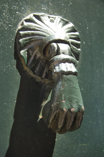 Hand knocker — Stockfoto