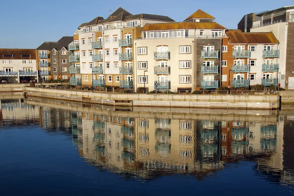 Quayside yansımalar — Stok fotoğraf