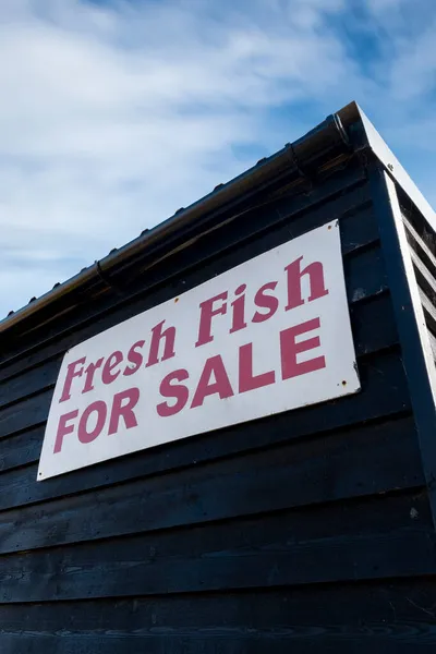 Pesce Fresco Vendita Sulla Tradizionale Capanna Nera Pesca — Foto Stock