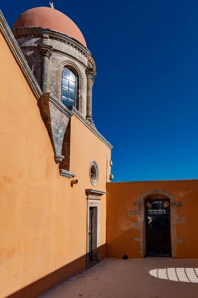 Courtyard Greek Monastery Strong Sunshine — Fotografia de Stock