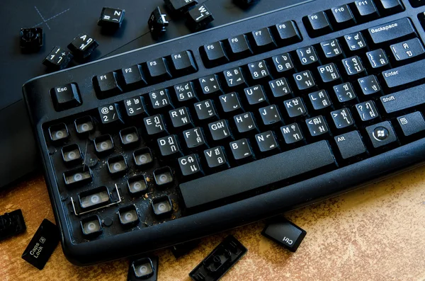 Schwarze Tastatur verknallt und schmutzig — Stockfoto