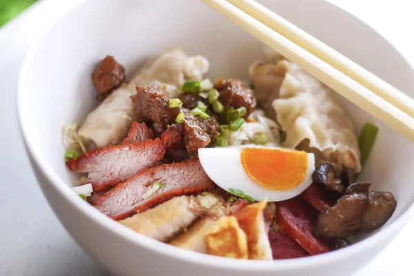 Chinese gourmet egg noodle — Stock Photo, Image