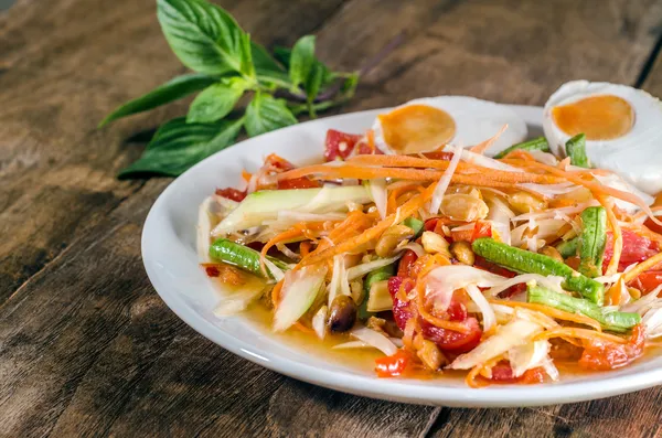 Salada de mamão picante: som tam — Fotografia de Stock