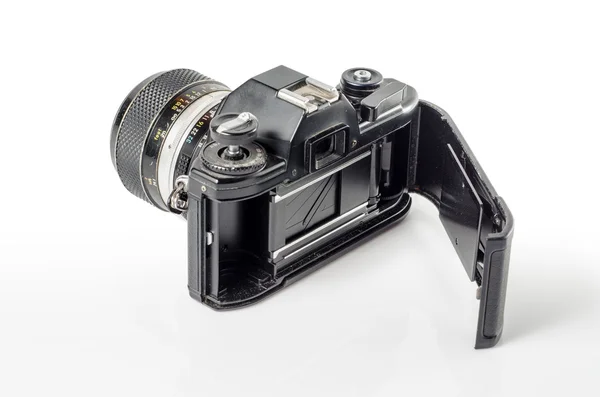 Visión trasera de una cámara fotográfica de película aislada en blanco: ruta de recorte incluida — Foto de Stock