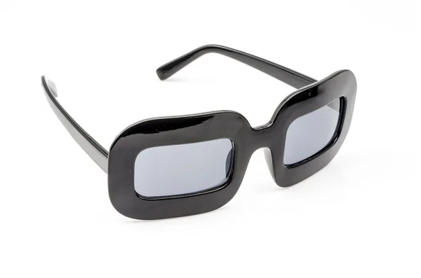 Винтажные ретро-солнцезащитные очки, изолированные от белого — стоковое фото