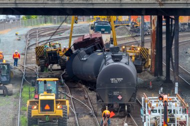 tren raydan petrol taşıma arabaları