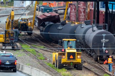 tren raydan petrol taşıma arabaları