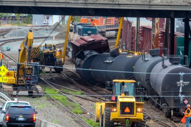 tren raydan petrol taşıma arabaları