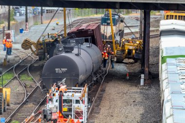 tren raydan petrol taşıma arabaları